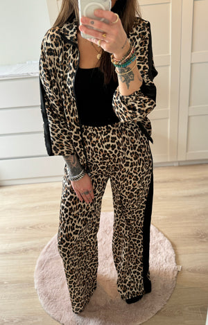 Pak Leopard satin black