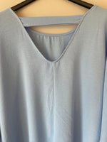Shirtdress met open rug lichtblauw