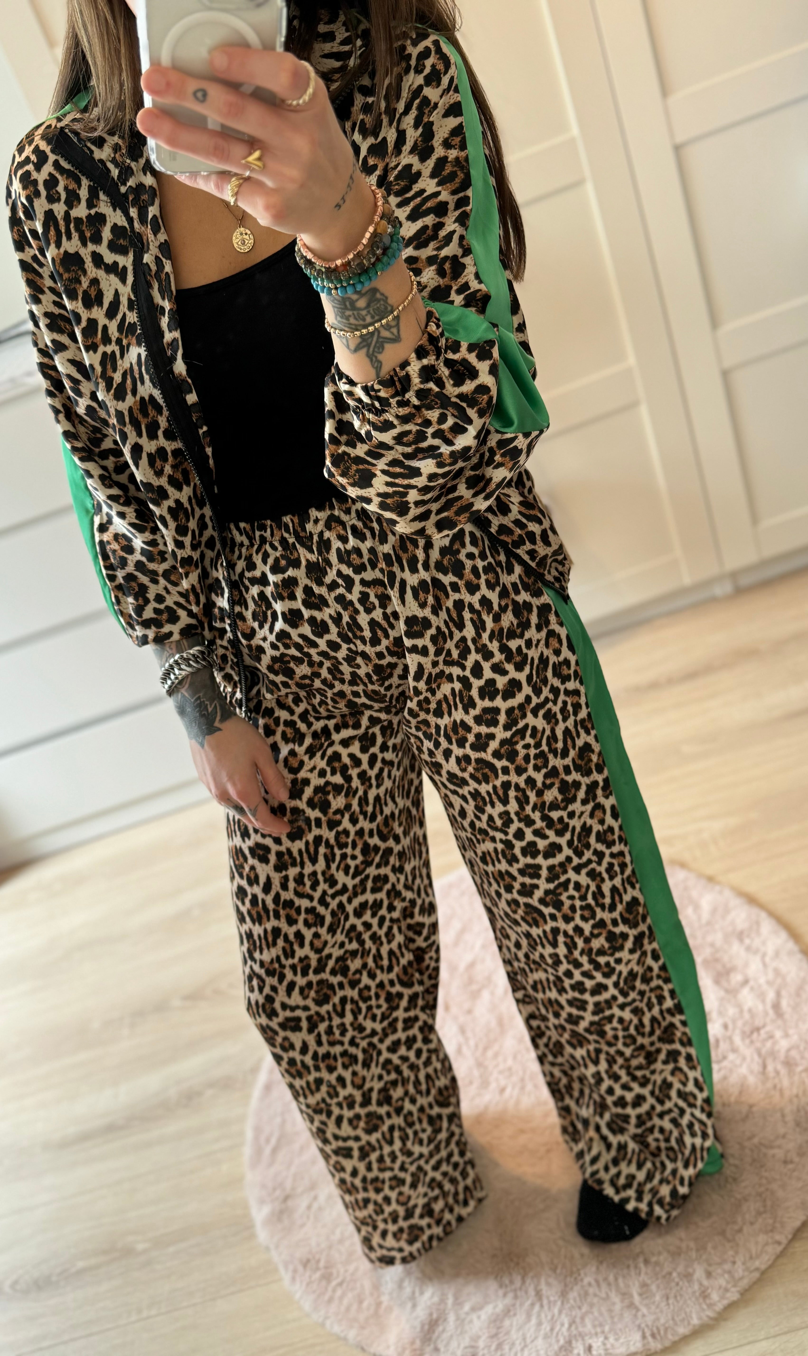 Leopard pak satin green