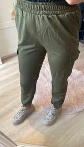 Cargo kaki