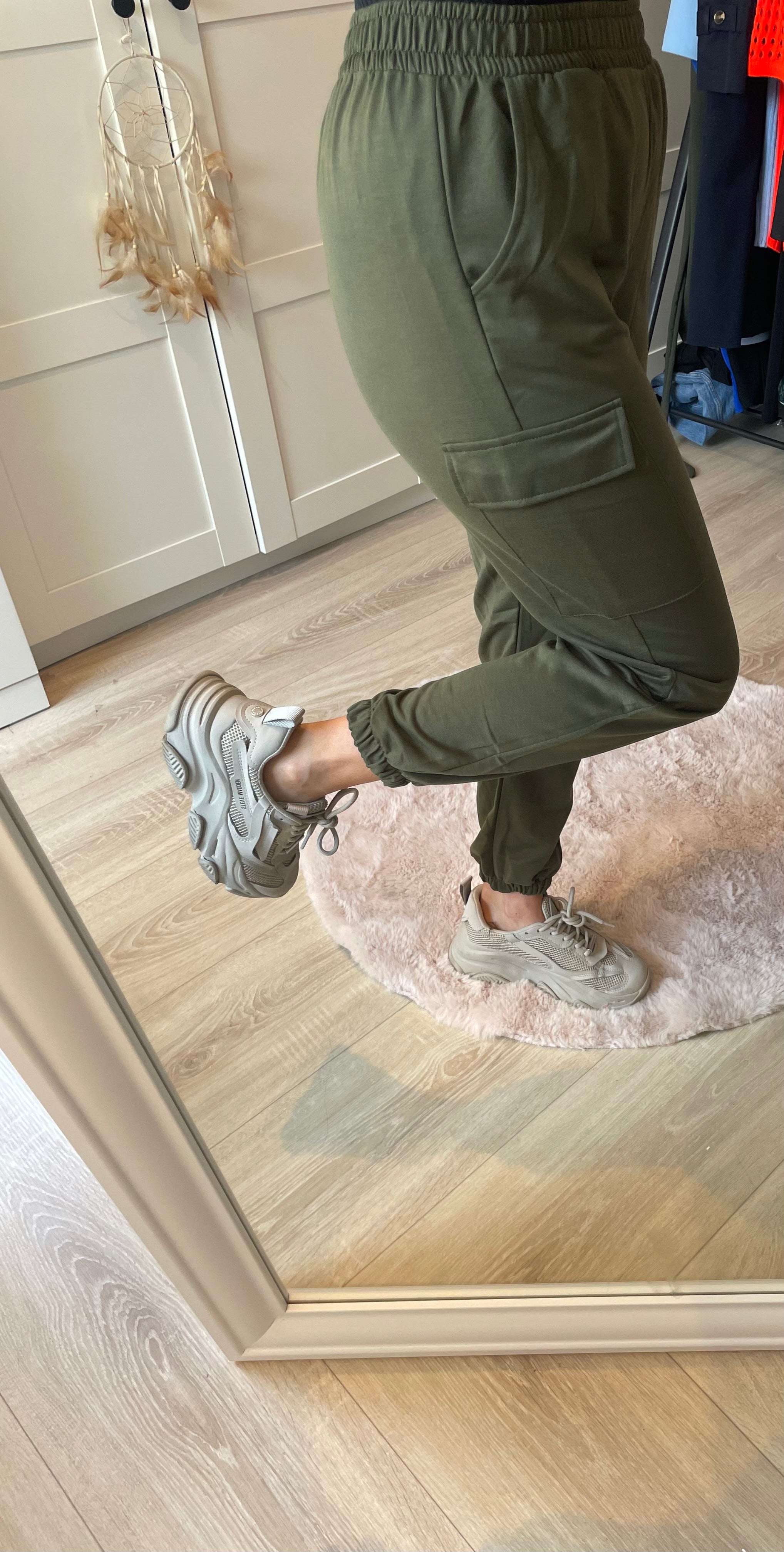 Cargo kaki